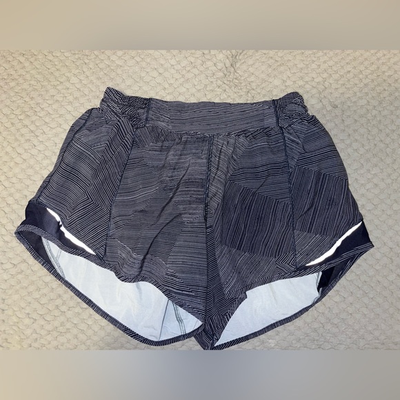 Lululemon Hotty Hot 4” shorts - Picture 2 of 2